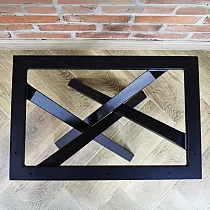 Masszív, egy darabból álló dekoratív acél dohányzóasztalláb, asztalkeret tartó szerelési kerülettel, méretek 38x58 cm, magasság 42 cm, fekete vagy fehér szín