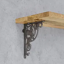 Hyllestøtte i støpejern, brakett med mål 27x20 cm, holder Morgenhane - 2 stk. i settet.