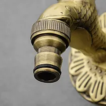 Rubinetto per tubo flessibile in ottone antico con maniglia a pesce, altezza 15 cm, lunghezza beccuccio 10 cm