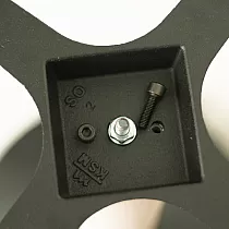 Eleganter Tischfuß aus Messing, für Tischplatten bis 80 cm, kalte Farbe