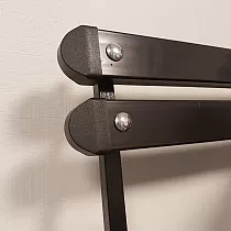 Metallisk kyrkogårdsbänk med PVC-skivor och låsbar förvaringslåda av stål